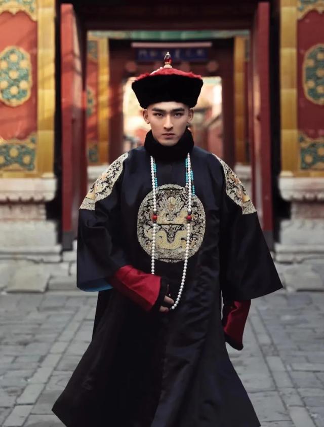 “黃色網(wǎng)站”上的女生，都是怎么被偷拍的？