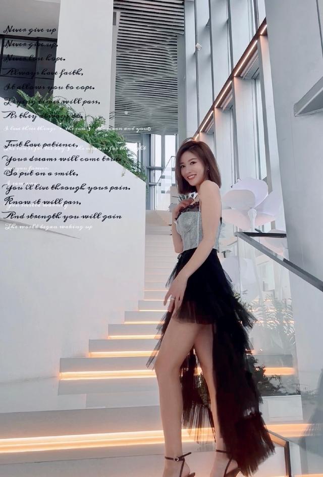 自己生日發(fā)朋友圈的圖片唯美句子，自己生日發(fā)朋友圈的圖片唯美搞笑？