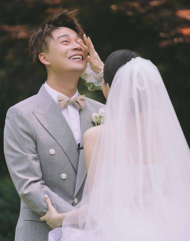 曉莉和沈濤的結(jié)婚照片（沈濤和曉莉是什么關(guān)系）