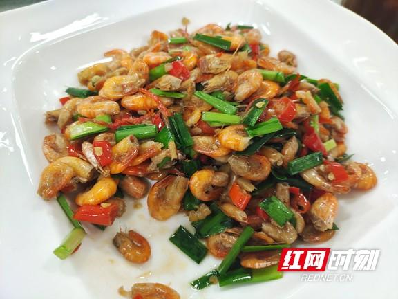 蟹黃粉絲的做法和配料，蟹黃粉絲的做法和配方？