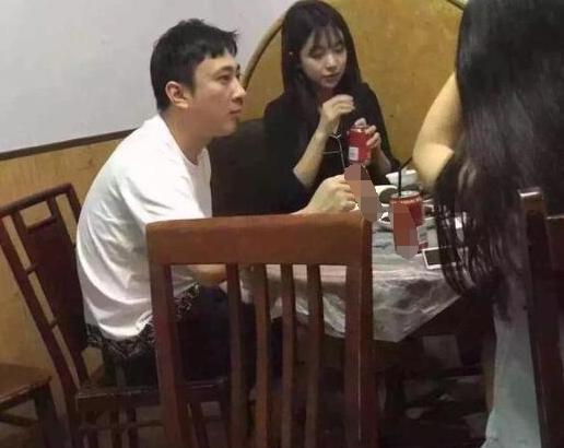 王思聰?shù)奈⒉┵~號(hào)是多少（王思聰清空微博是怎么回事）