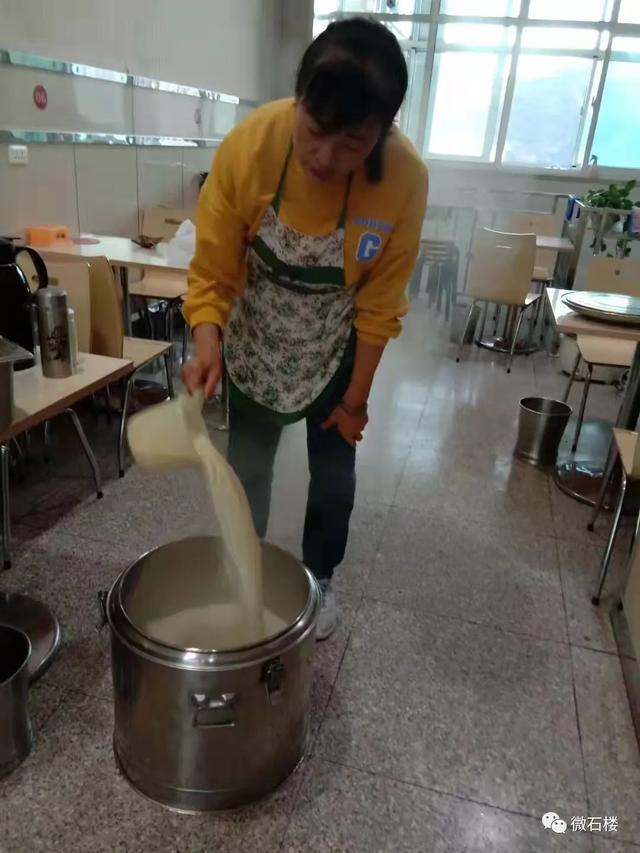 小吃創(chuàng)業(yè)做什么好米線（小吃創(chuàng)業(yè)做什么好,全程扶持開店!）