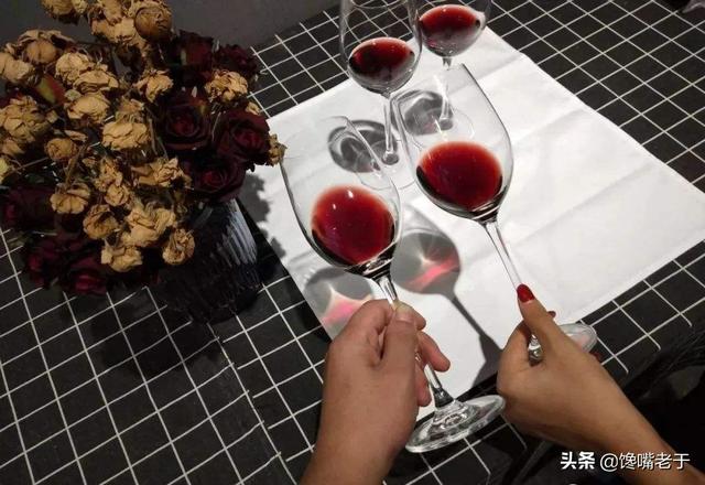 適合發(fā)朋友圈酒杯照片，喝酒發(fā)朋友圈的配圖_酒杯？