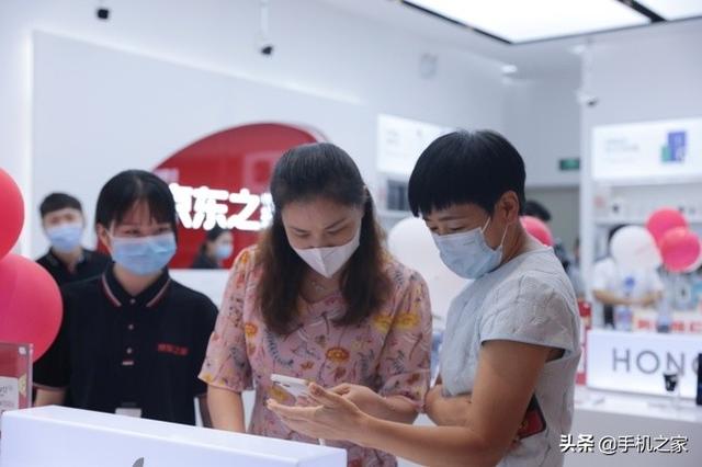 網(wǎng)上京東之家的手機(jī)是正品嗎嗎（網(wǎng)上京東之家的手機(jī)是正品嗎能買嗎）