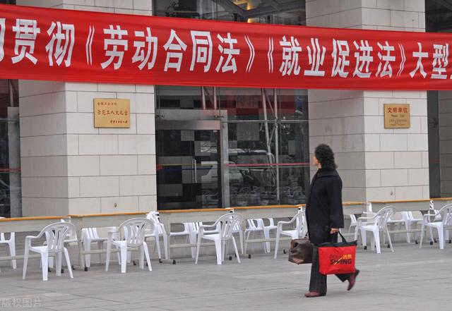 員工申請了勞動仲裁,公司該怎么應(yīng)對呢（公司被員工申請勞動仲裁了如何應(yīng)對）