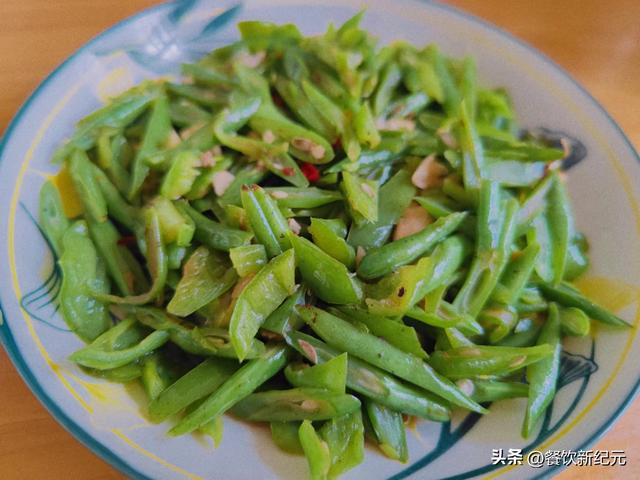 曬吃的發(fā)朋友圈的句子，曬吃的發(fā)朋友圈的句子文藝？