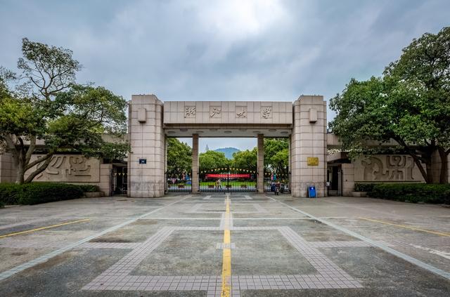 數(shù)字媒體技術(shù)掙錢嗎女生多嗎（數(shù)字媒體技術(shù)掙錢嗎女生學(xué)）