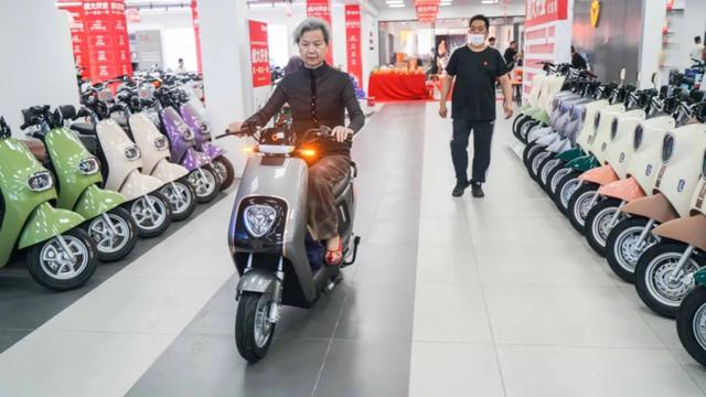 賣(mài)雅迪電動(dòng)車(chē)怎么開(kāi)店的呢，賣(mài)雅迪電動(dòng)車(chē)怎么開(kāi)店的視頻？