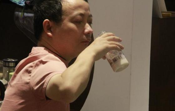 先帝創(chuàng)業(yè)未半而中道崩殂是什么文章，先帝創(chuàng)業(yè)未半而中道崩殂,今天下三分,益州疲弊翻譯朗讀