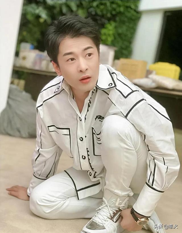 快手粉絲團(tuán)怎么退出（快手粉絲一萬(wàn)官方給多少錢）
