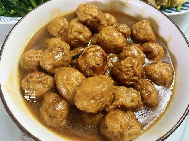 一個(gè)人吃晚飯的說說朋友圈傷感，一個(gè)人吃晚飯的說說朋友圈搞笑？