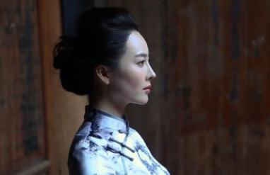 先帝創(chuàng)業(yè)未半而中道崩殂是什么文章，先帝創(chuàng)業(yè)未半而中道崩殂,今天下三分,益州疲弊翻譯朗讀