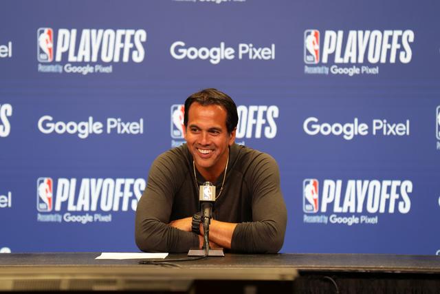 nba直播勇士回放，nba2020-2021直播勇士？