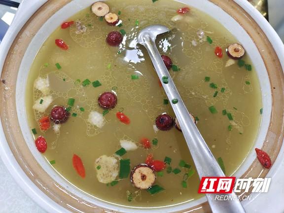 蟹黃粉絲的做法和配料，蟹黃粉絲的做法和配方？