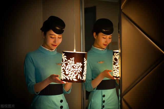 空姐朋友圈都怎么發(fā)，空姐說說？