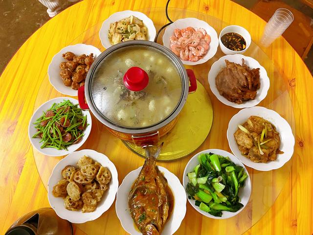 朋友圈菜品宣傳文案，朋友圈發(fā)菜單文案？