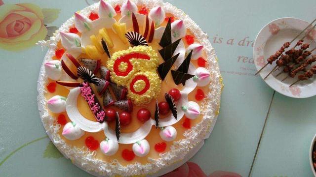 朋友圈發(fā)婆婆生日快樂的句子，婆婆生日發(fā)朋友圈說說心情短語？