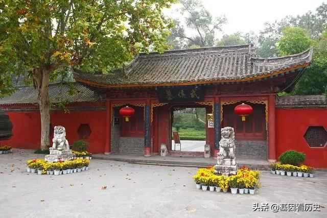 先帝創(chuàng)業(yè)未半而中道崩殂是什么意思（創(chuàng)業(yè)未半而中道崩殂的意思）