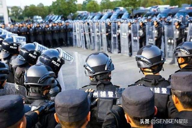 上海交警輔警工資多少錢一月，上海輔警一年多少錢？