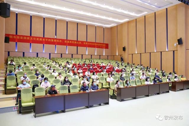 短視頻拍攝剪輯培訓(xùn)班多少錢_大概要學(xué)多久呢_，短視頻拍攝剪輯培訓(xùn)班多少錢一個(gè)月？