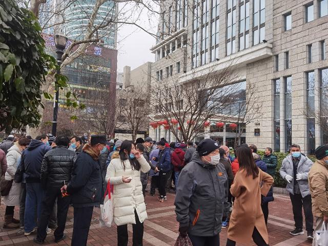 現(xiàn)在買什么股票最賺錢，現(xiàn)在買什么股票最賺錢？