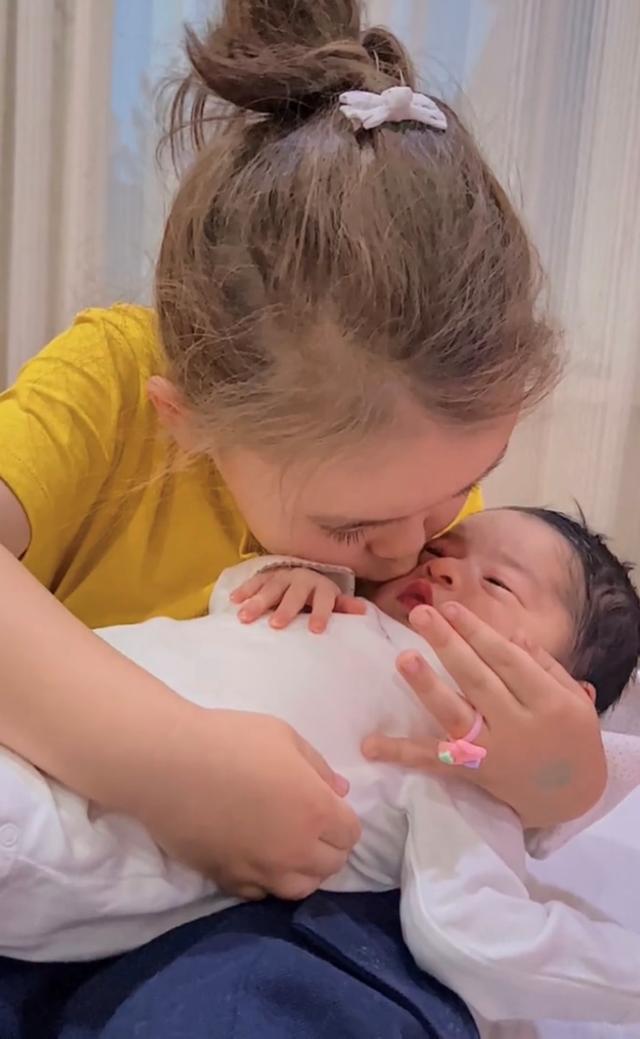 抖音葉老板真實(shí)身份照片，抖音葉老板真實(shí)身份圖片？