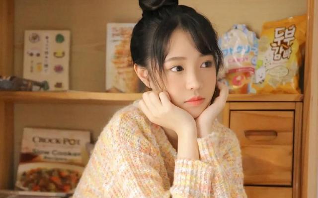 抖音贊美女人漂亮的句子求關(guān)注，抖音贊美女人漂亮的句子求關(guān)注怎么說(shuō)？