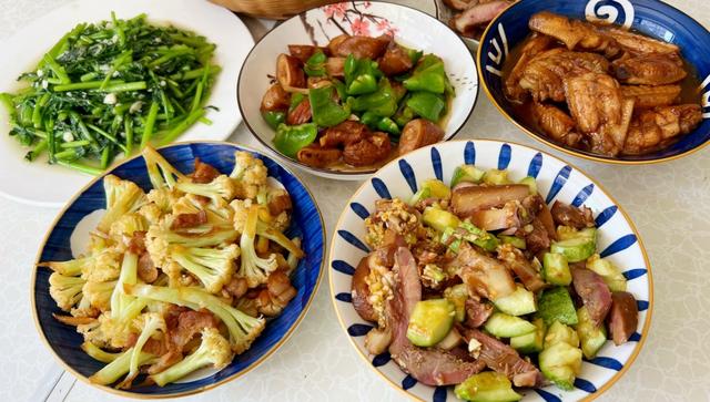 老公做美食朋友圈如何配文字，美食朋友圈如何配文字搞笑？