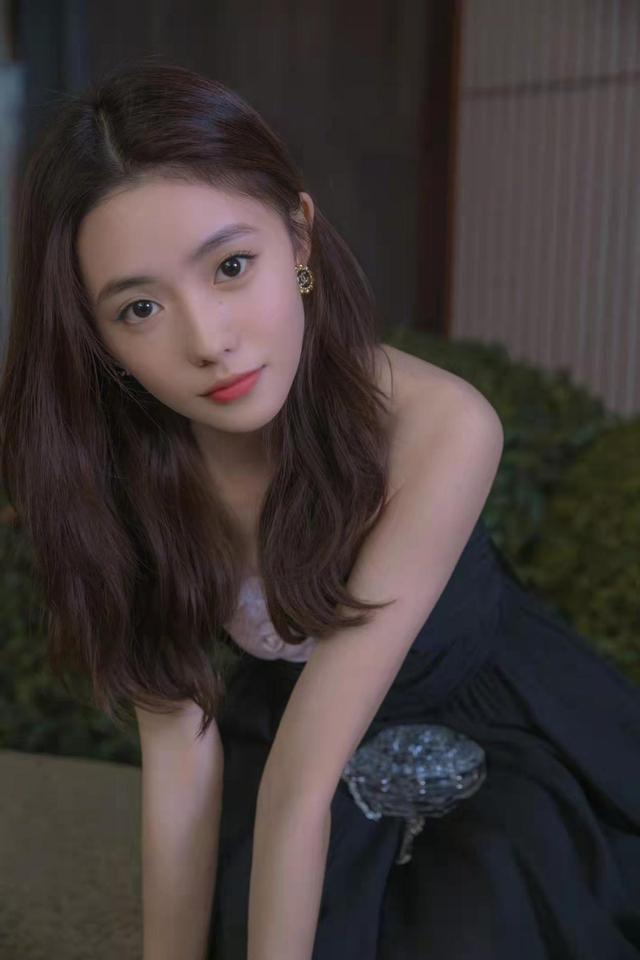 流量小生他天天換人設(shè)txt百度云，流量小生他天天換人設(shè)txt百度云番外？