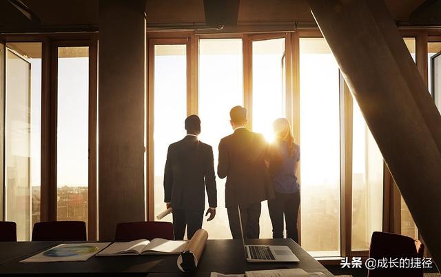 通宵加班發(fā)朋友圈大全的圖片，通宵加班的朋友圈說說？