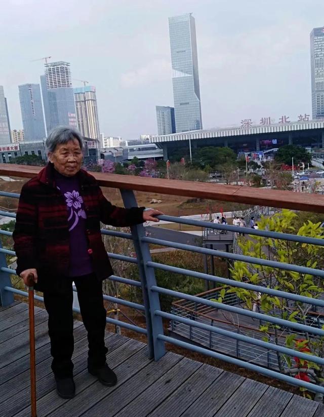 媽媽生日快樂祝福語發(fā)朋友圈簡短，媽媽生日快樂祝福語發(fā)朋友圈簡短句子？