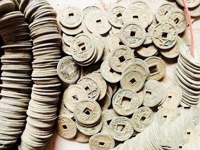 從古至今的錢(qián)幣的順序和圖片（古錢(qián)幣上的文字順序）