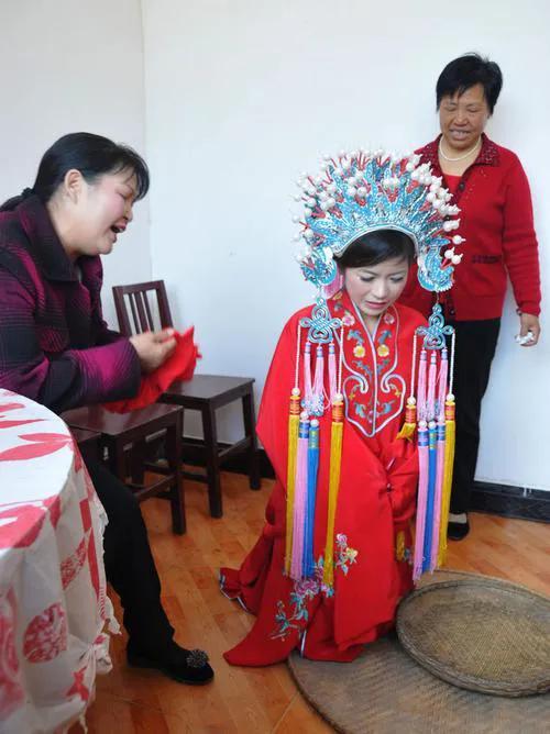 個伴娘紅包一般給多少錢合適（4個伴娘紅包一般給多少錢呢）"