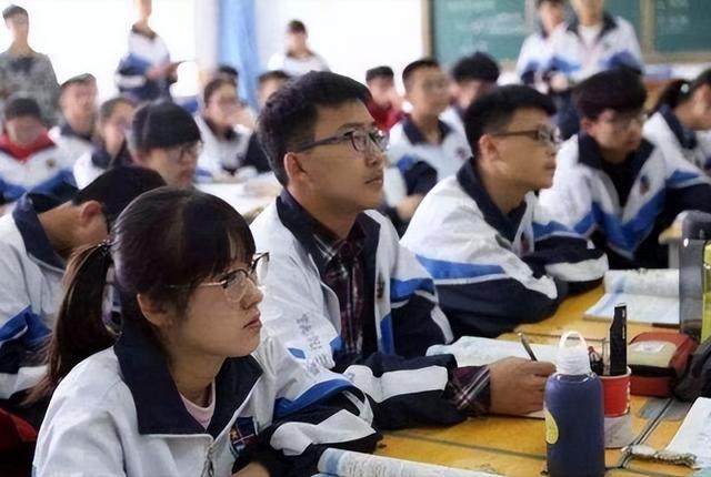 什么專(zhuān)業(yè)最賺錢(qián)，什么專(zhuān)業(yè)最賺錢(qián)女生？