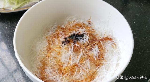 綠豆粉絲減肥期間可以吃嗎，綠豆粉絲吃多了會(huì)胖嗎？