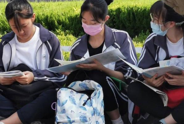 找大學生家教平臺哪個好一些（大學生家教網(wǎng)哪個好）