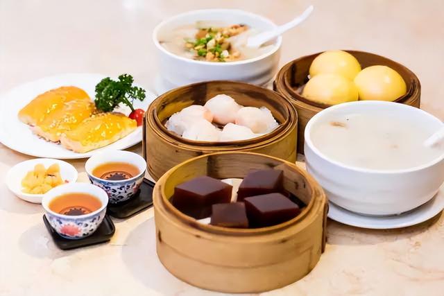 飲早茶發(fā)朋友圈的句子，適合喝早茶發(fā)的朋友圈短語(yǔ)？