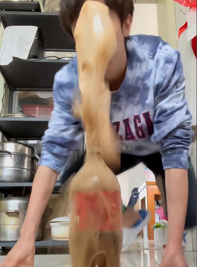 經(jīng)常吃菠蘿是什么梗（多吃菠蘿的梗）