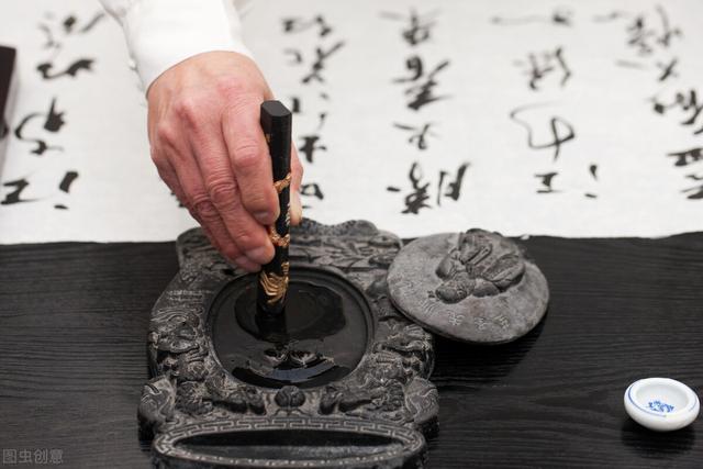 適合練字發(fā)朋友圈的句子圖片搞笑，適合練字發(fā)朋友圈的句子圖片高清？