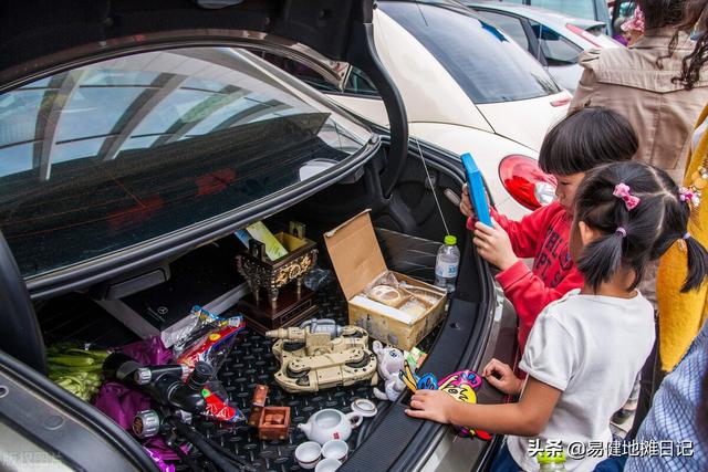 用小汽車擺攤適合做什么生意賺錢（適合小轎車的擺攤生意）