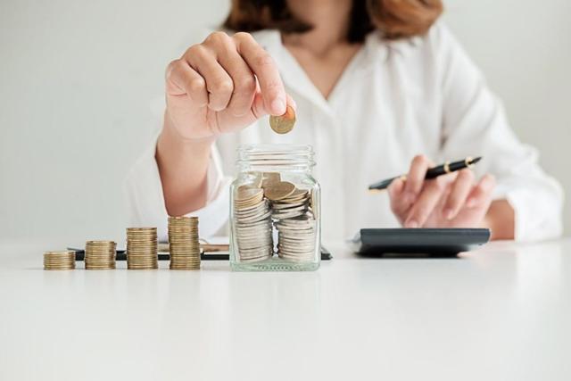 新手怎么投資理財賺錢_（理財投資入門與技巧）