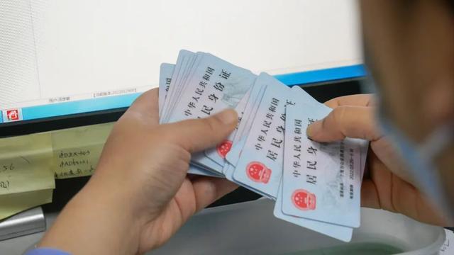 郵政儲蓄銀行卡身份證過期可以在手機上更新嗎（郵政卡身份證過期在手機上怎么更新）