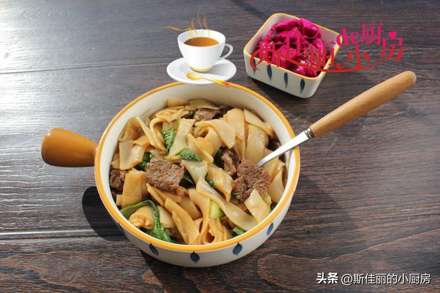 中午吃飯發(fā)朋友圈的句子和圖片，午餐發(fā)朋友圈的句子和圖片？