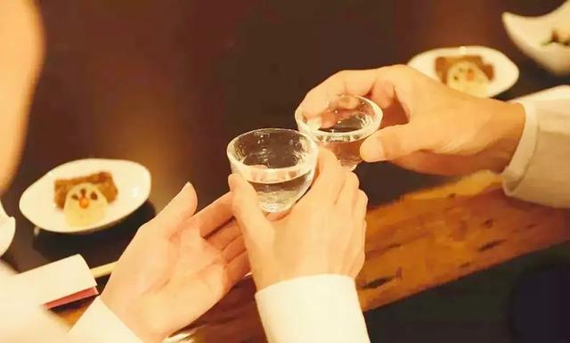 高端白酒如何找目標(biāo)客戶，賣酒尋找客源的方式？