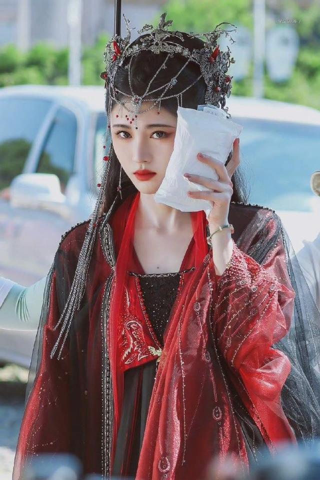 鞠婧祎的粉絲和黑粉有多少，鞠婧祎黑粉數(shù)量？