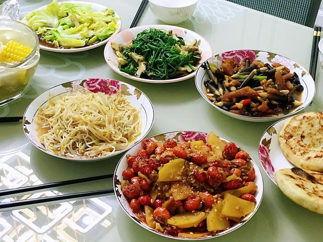忙到這個點才吃晚飯的朋友圈說說搞笑，忙到這個點才吃晚飯的朋友圈說說怎么發(fā)？