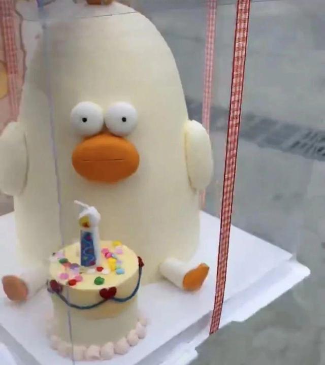 抖音生日蛋糕惡搞圖片大全，抖音生日蛋糕惡搞圖片大全高清？