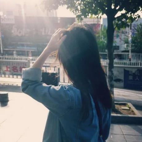然并卵是什么意思?。ㄈ徊⒙咽鞘裁匆馑挤g）
