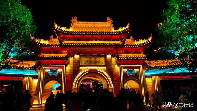 重慶網(wǎng)紅打卡景點(diǎn)抖音夜景，2020西安抖音網(wǎng)紅景點(diǎn)？