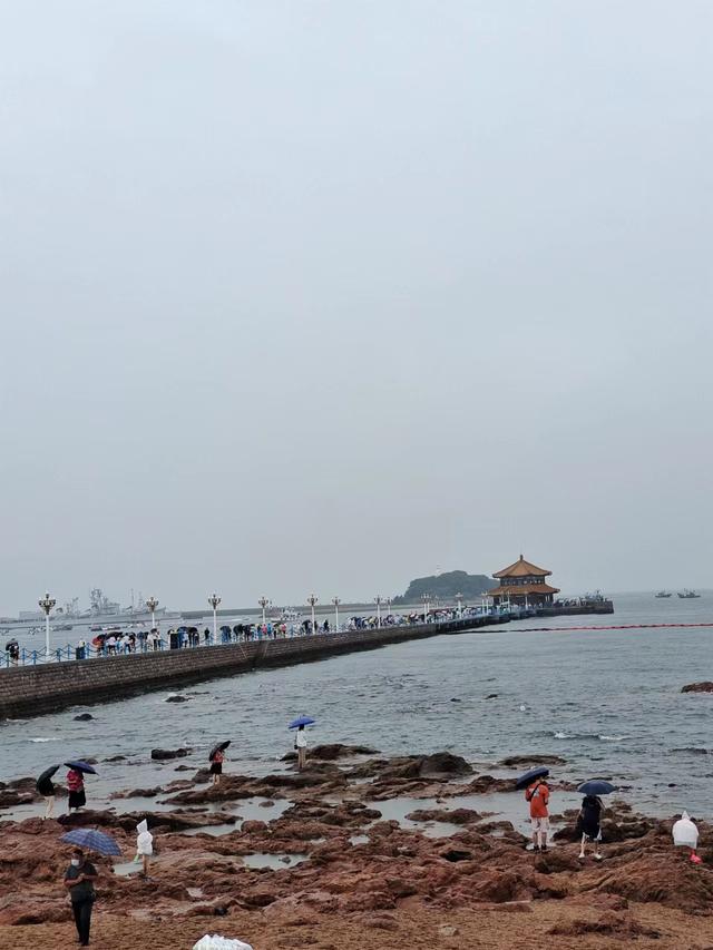 適合下雨天的朋友圈雨天唯美圖片，下雨天的句子適合發(fā)朋友圈詩(shī)句？